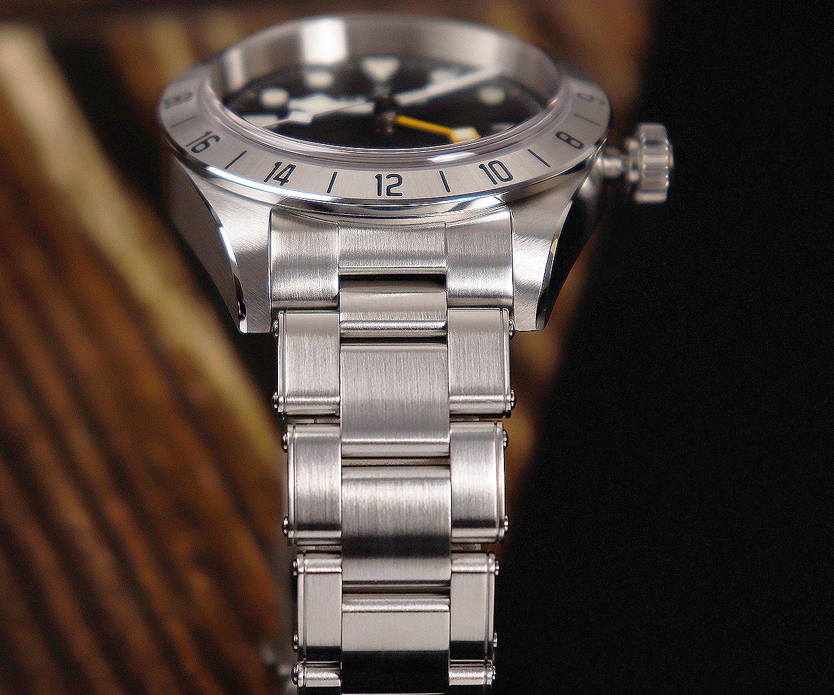 Cronos Vintage GMT 39mm NH34 A - огляд і ціна Tropic Strap Vintage